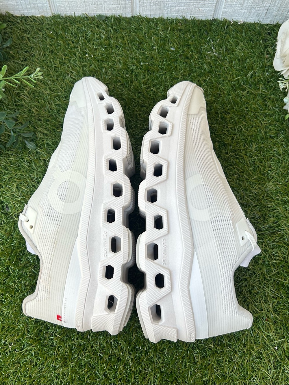On Running Cloudmonster Void women Sneakers —White | White Sz 7 gently used
$170 - Picture 9 of 16
